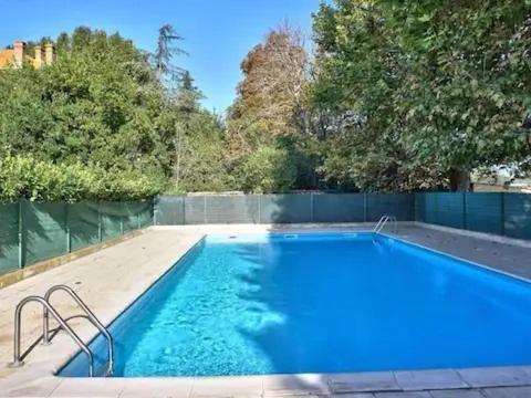 Vacances Avec Piscine Et Entree Autonome Dans Jolie Appartement Jusqu'A 4 Personnes เซริญญ็อง ภายนอก รูปภาพ